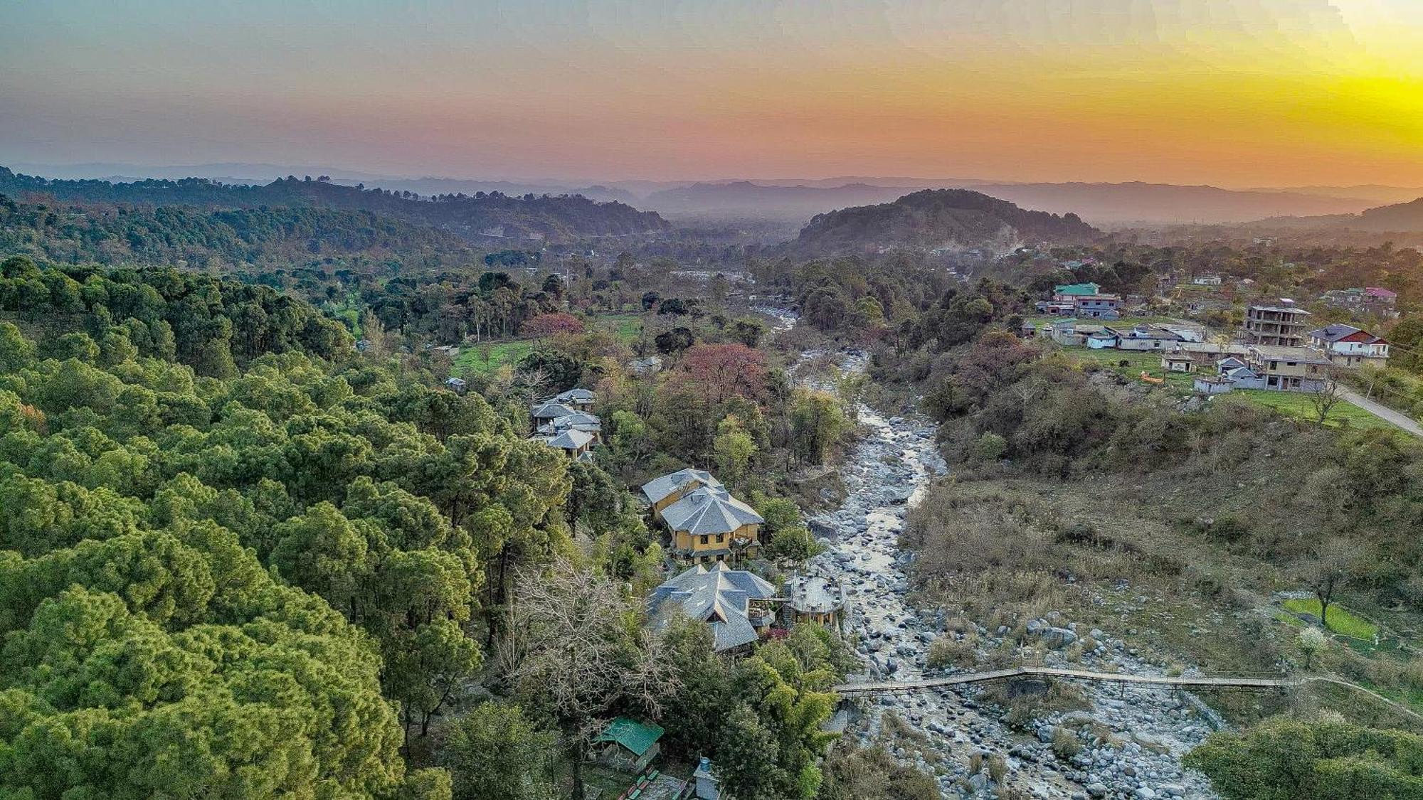 Prakriti Aalay - Riverside Mountain View Boutique Eco Resort Дхарамсала Екстериор снимка